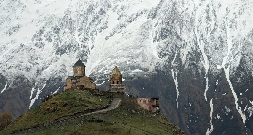 Kazbegi - wandeling Gergeti kerk Stepantsminda